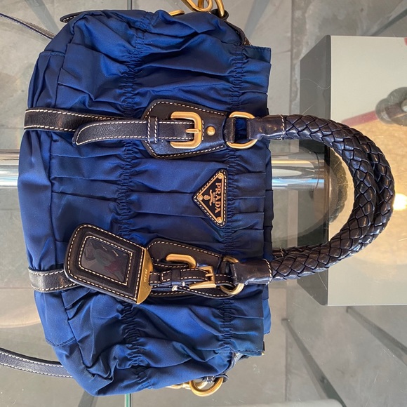 SOLD!!! PRADA 😍 Tessuto Gaufre Shoulder Bag - Picture 11 of 12